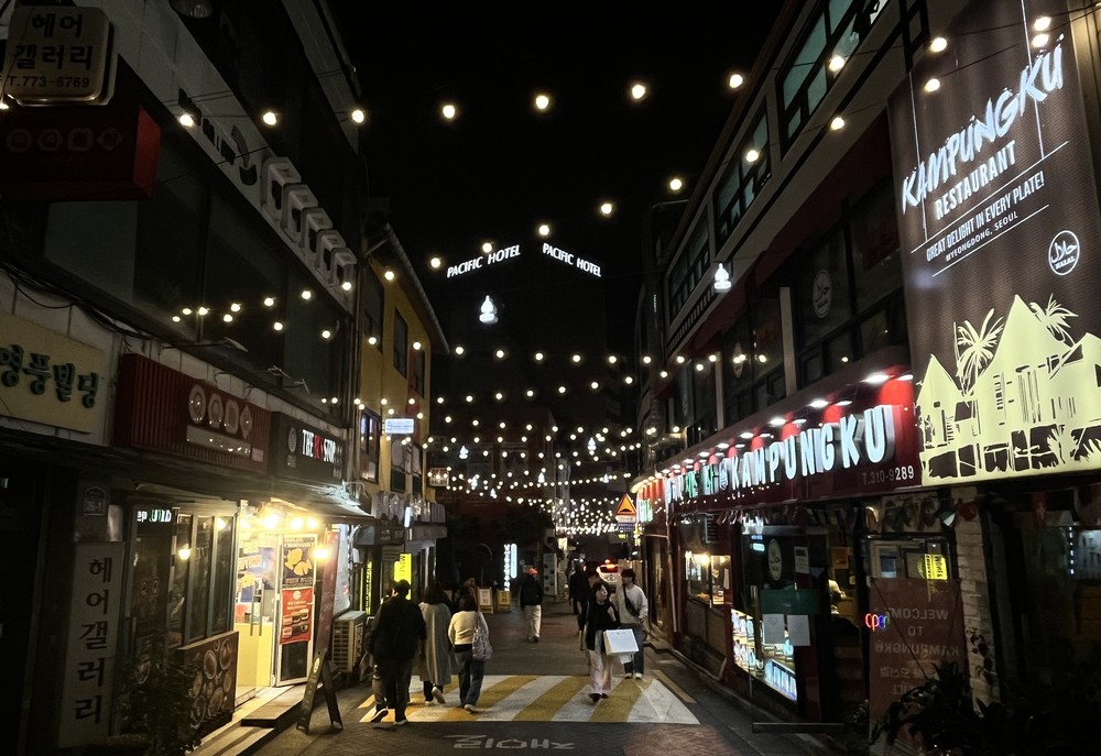 명동남산골 골목형상점가 환경개선 모습(남산타워 펜던트 조명)