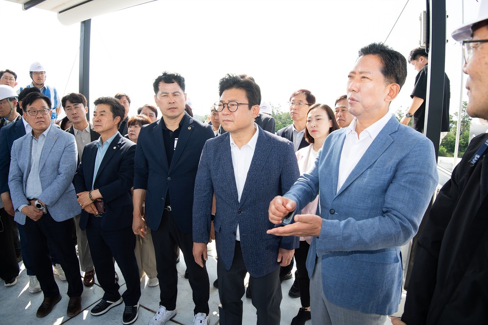 "한시가 급하다" 김장호 구미시장, 기자회견 다음날 오전 일찍 산단 조성 현장 찾아